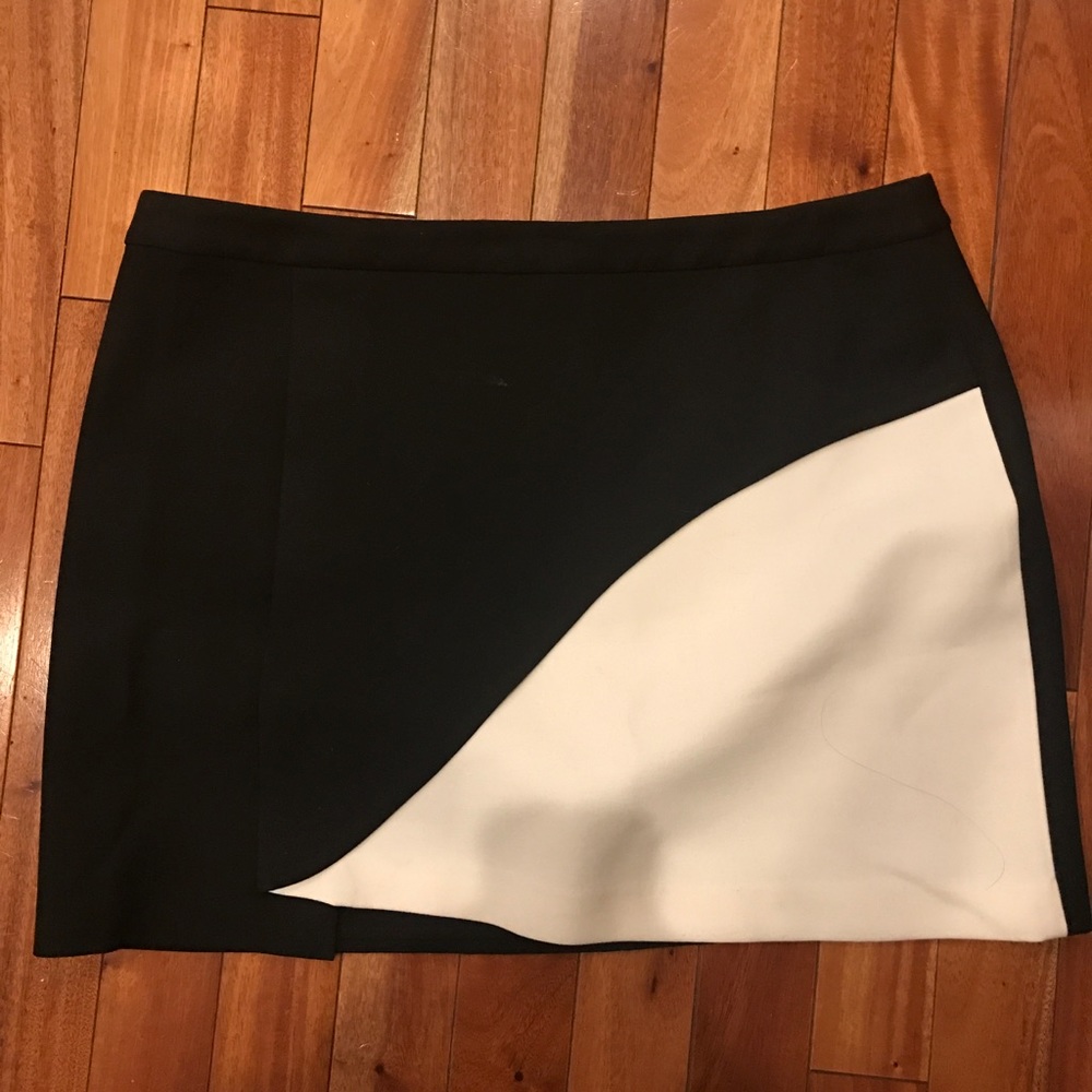 BCBG Black and White Skirt